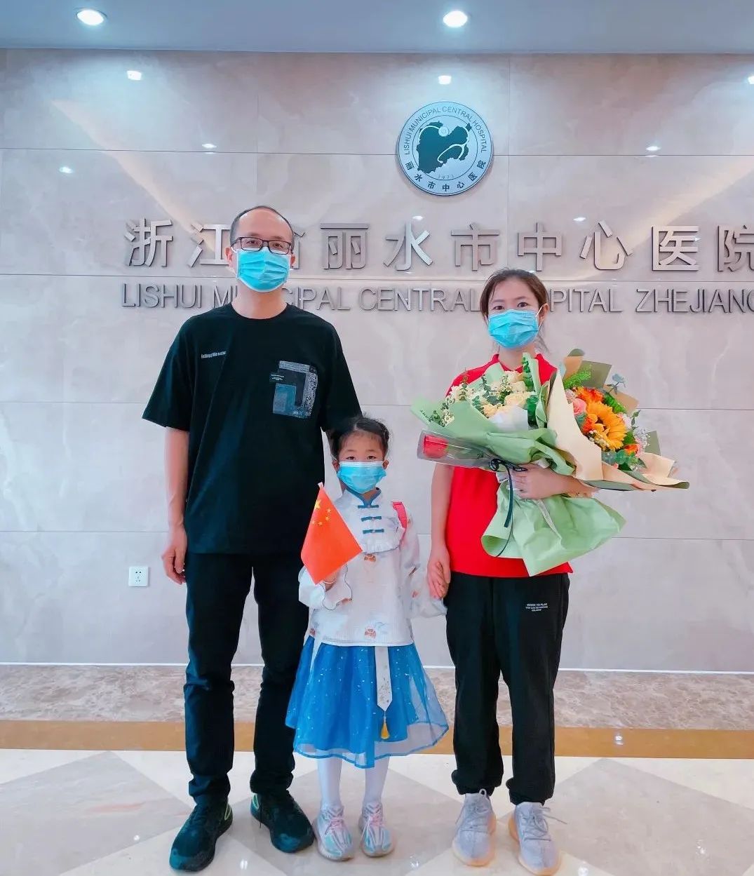 皮肤科医生熊文,泌尿外科护士陈環2.jpg