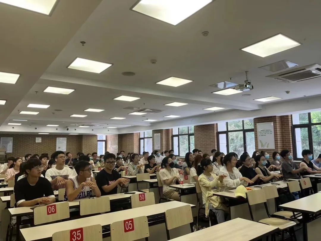 5-学生.jpg